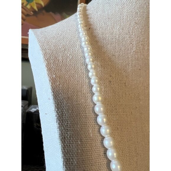 Pearl Necklace and Stretch Bracelet Sets -- 18" - Picture 7 of 9